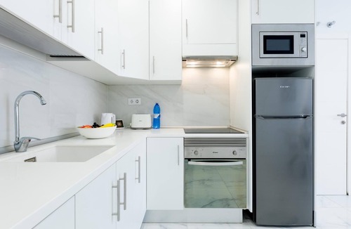 San Isidro Apartment | 2 Moderno Edificio Emilia