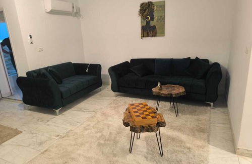 Borj Louzir Apartment | 3 Bedroom Cozy Apartment with Direct Airport View Soukra