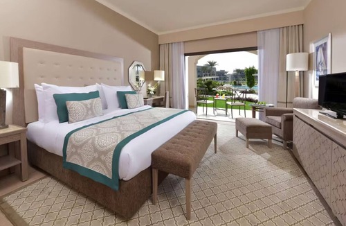 Sharm El Sheikh Hotel | 3 Refined Modern Hideaways Near the Nabq Bay Center with Effortless Comfort
