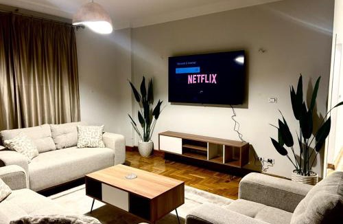 Al Rehab Apartment | 3BR Rehab Apt Walk To Gateway Mall