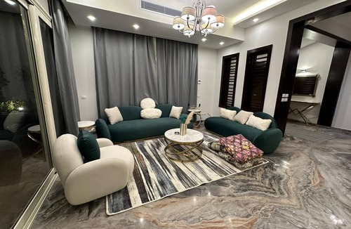 Al Haram Villa | 4-bedroom villa in marvelous Giza Governorate with AC, WiFi