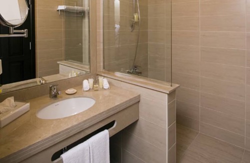 Makadi Bay Hotel | 4 Family-Friendly Rooms with Outdoor Pools and Breakfast Near Makadi Water World