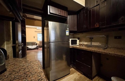Maadi Apartment | 5-min Walk To Nile l Stylish 2 Brs.lDowntown Maadi