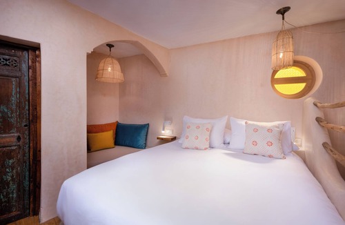 Kasbah House | Amazing Duplex with Palace bed 5 min walk from the ocean