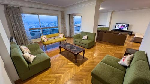 Oula Apartment | Amazing Nile & Pyramids View Apartment