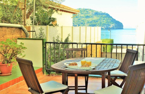Puerto de Soller Apartment | Apartment in Puerto de Sóller 50 m from the beach, with large terrace.