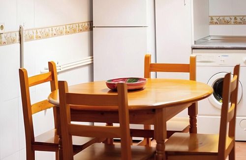 Puertolas Apartment | Apartment 'Santa Justa' with Mountain View, Wi-Fi and Air Conditioning