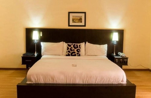Jos Hotel | Apartments & Hotels by Qualer Jos