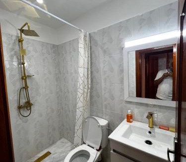 El Hara Apartment | Appartement lumineux de 2 chambres à Guéliz, près de la Plaza, avec parking gratuit