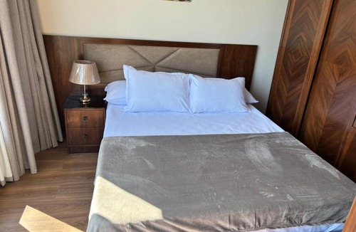 Al-Muntazah Hotel | Azurea Suites