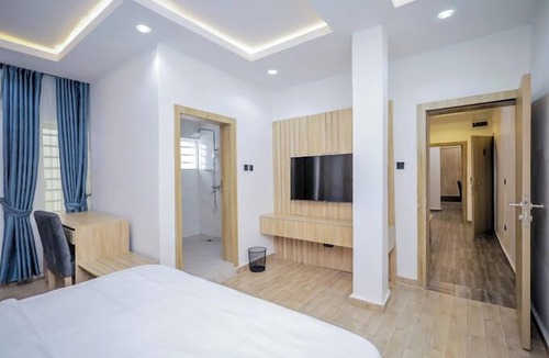 Igando Hotel | B & C Dyamond Hotel and Suites