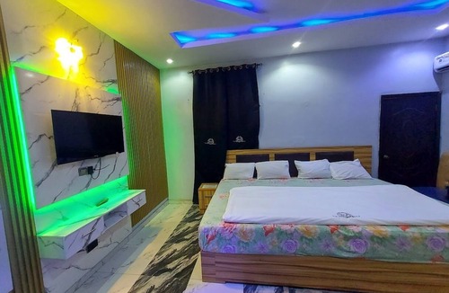 Ikorodu Hotel | B Garden Palisades