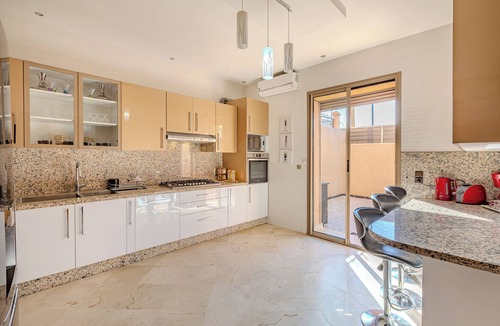 Menara Villa | Beautiful villa with swimming pool near the city center