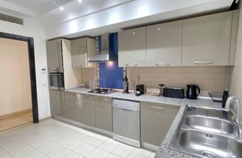Les Berges Du Lac II Apartment | Black White Modern Spacious