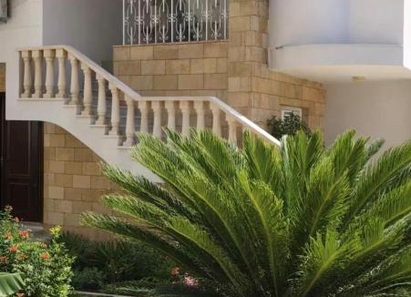 Al-'Amriyah Villa | Blue Family Villa - Large Pool - Airco - Up to 10 Guests - 3 Min Walk to Beach