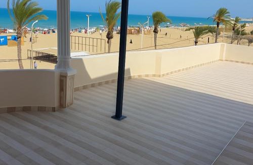 Raoued plage House | Blue View Rooftop - Gammarth , Pieds dans l'eau, Terrasse panoramique face à la mer