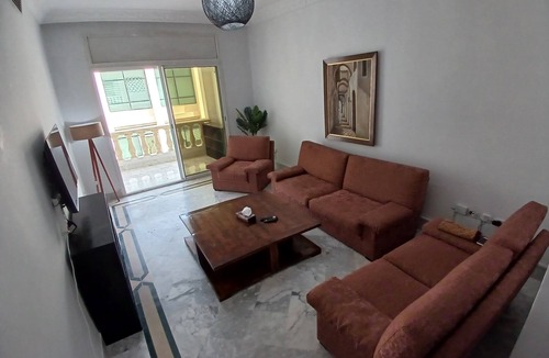 Ville Nouvelle Apartment | By the Lake Apartment
