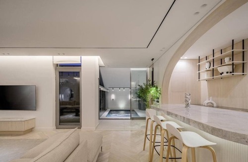 The 5th Settlement Apartment | Call It "The Fantasy Duplex"