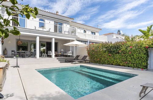 Guadalmina House | Casa Agnes - 3 Bed Townhouse 250m from the beach!