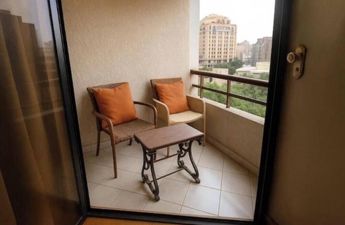 Al Duqqi Apartment | Central Dokki Apartment – Balcony, Metro Access & Great Value