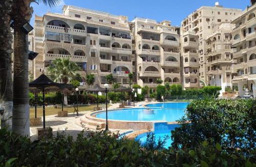 Al-'Amriyah Apartment | Chalet with pool view At Al Nakhil resort