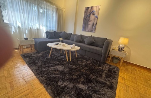 Cairo Apartment | Charming 1-bedroom apartment with WiFi and AC in delightful Zamalek, Cairo