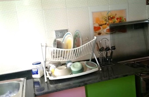 Ota House | Charming 2-bedroom house with WiFi, AC, Parking in serene Ota winners chapel