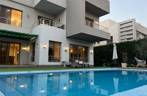 Sheikh Zayed City Villa | Charming 3-bedroom villa with AC, WiFi in tranquil Giza Governorate