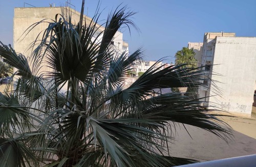 Pic ville Apartment | Charming 3-bedroom Apartment in Cité Habib, Sfax, Tunisia With TV and AC 🌿