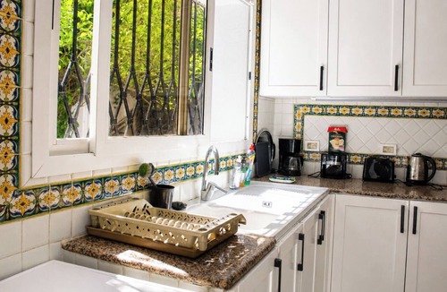 Borj Louzir Apartment | Charming 600m2 villa with large garden and swimming pool