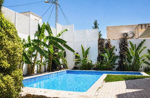 Borj Louzir Apartment | Charming 600m2 villa with large garden and swimming pool