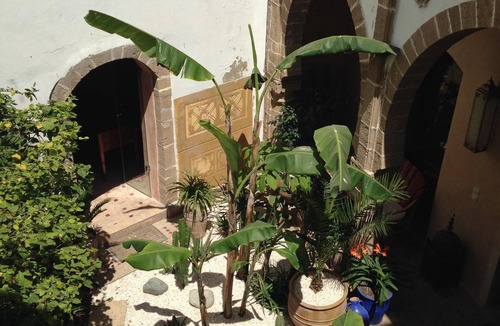 Ahl Agadir House | Charming heated Riad in the heart of the Medina (with garden and elevator)