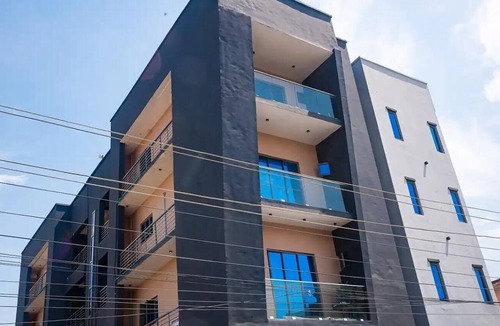 Ikeja Apartment | City-Chic Ikeja 2BR Escape: 24/7 Power, Fast WiFi, Airport, Shops & Eats - Lagos