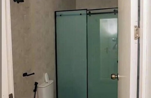 Ikeja Apartment | City-Chic Ikeja 2BR Escape: 24/7 Power, Fast WiFi, Airport, Shops & Eats - Lagos