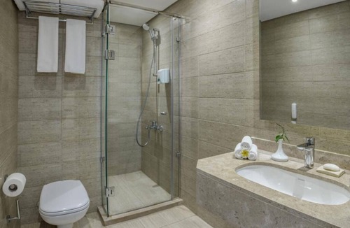 El Hadaba Hotel | Cliffside Dual Retreat + Queen Bed Perfect for Romantic Escape: 2 Stay