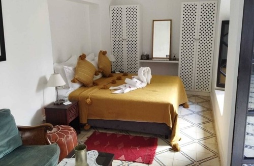 Mouassine Apartment | Comfort Double Room (Orange Blossom)