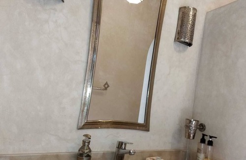 Mouassine Apartment | Comfort Double Room (Orange Blossom)