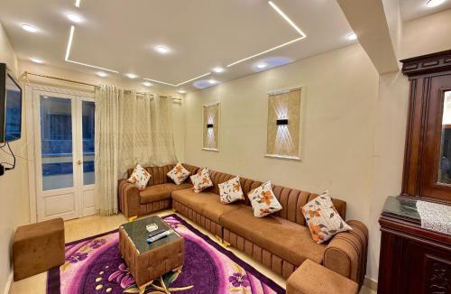 Al-Muntazah Apartment | Comfort Side Sea view Serviced Apartments Close to montaza palace and easy access to all sites with security