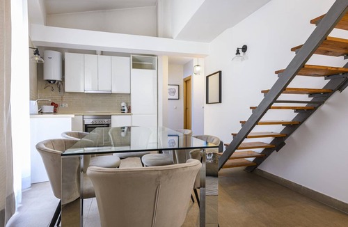 El Pilar Apartment | Comfortable Apartment with Terrace in Central Valencia