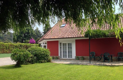 Teo House | Comfortable Villa with large Pool, huge Garden (golf) and short trip to beaches*