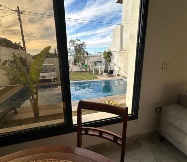 La Soukra House | Coquette villa avec piscine