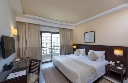 Les Berges Du Lac II Hotel | Corail Suites Hotel
