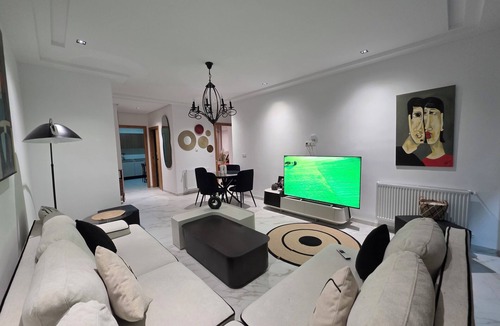 Ariana Apartment | COSY APARTMENT NEAR AIRPORT PRIVATE PARKING