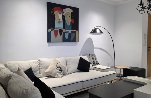 Ariana Apartment | COSY APARTMENT NEAR AIRPORT PRIVATE PARKING