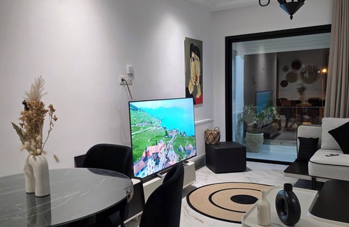 Ariana Apartment | COSY APARTMENT NEAR AIRPORT PRIVATE PARKING