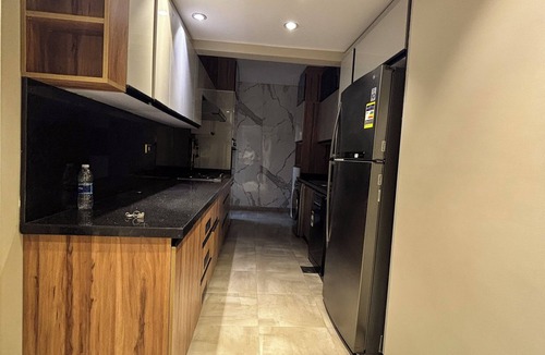 Al Duqqi Condo | Cosy Nile view Rowers 3 bedroom condo