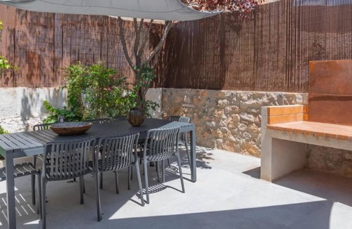 Albentosa House | Country House 'El Americano' with Mountain View, Private Pool and Wi-Fi