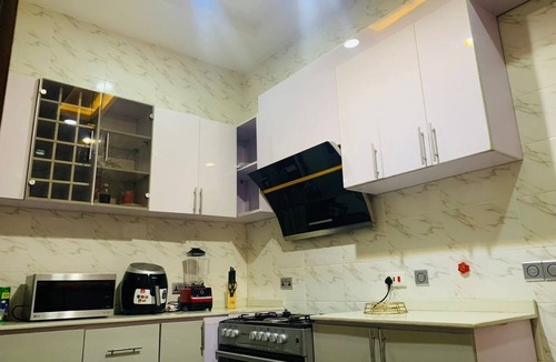 Ishara House | Cozy 2-bedroom house in charming Ibadan with 24/7 Solar Power electricity