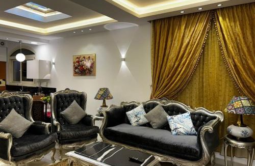 The 5th Settlement Apartment | Cozy 2BR Ground Floor Stay | Central New Cairo