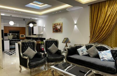 The 5th Settlement Apartment | Cozy 2BR Ground Floor Stay | Central New Cairo